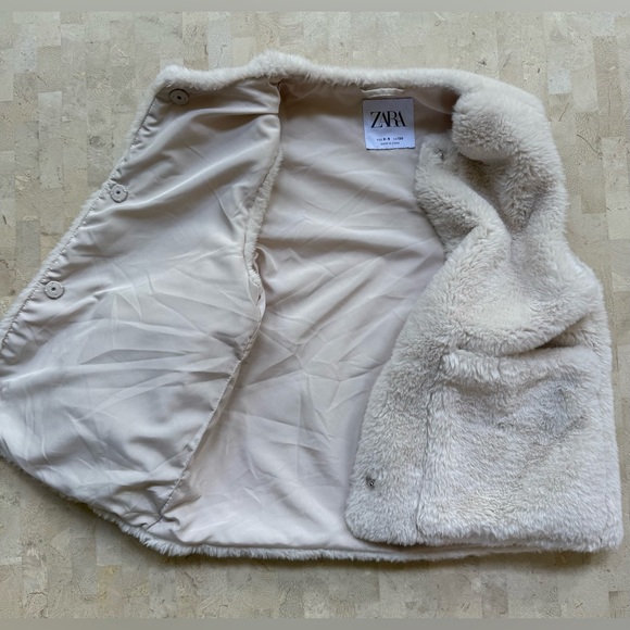 ZARA Girls Faux Fur Vest Cream Color Fall/Winter - size 8-9 - Picture 7 of 9